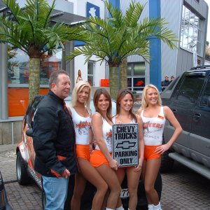 11_Feb_Hooters_GTG70.JPG